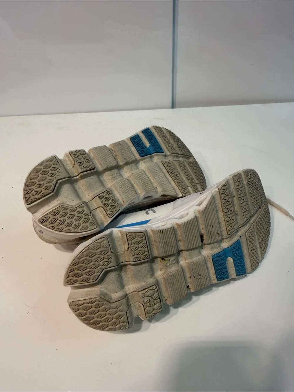 Used On Cloud White & Light Gray Running athletic shoes women’s size 7